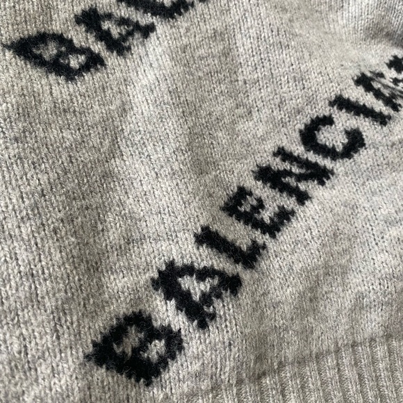 Balenciaga Allover Cropped Logo Sweater - Picture 5 of 6